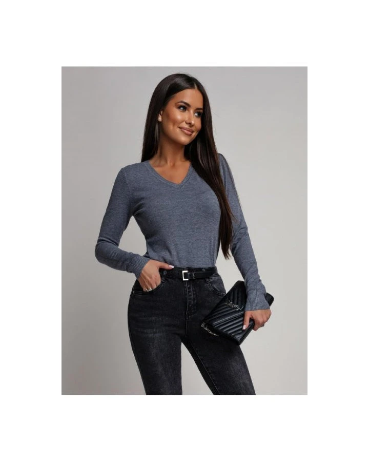 Dopasowana bluzka z długim rękawem - klasyczny basic na każdą okazję