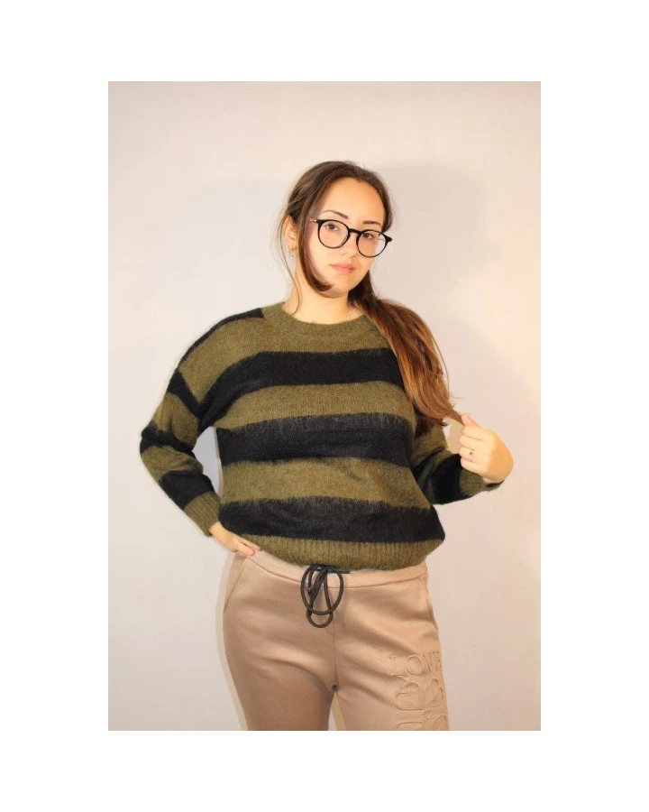 Stylowy damski sweter w paski