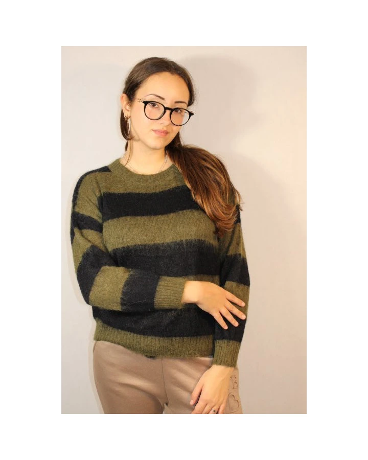 Stylowy damski sweter w paski