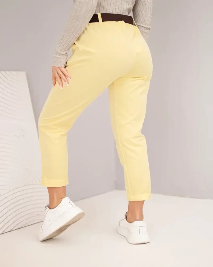 Spodnie damskie bawełniane z paskiem i podwijaną nogawką żółte