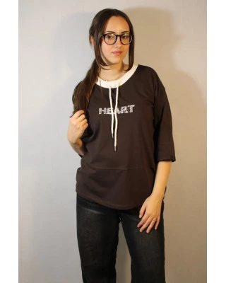 Bluzka damska z napisem HEART - luźny krój, styl i casual | Idea Fashion