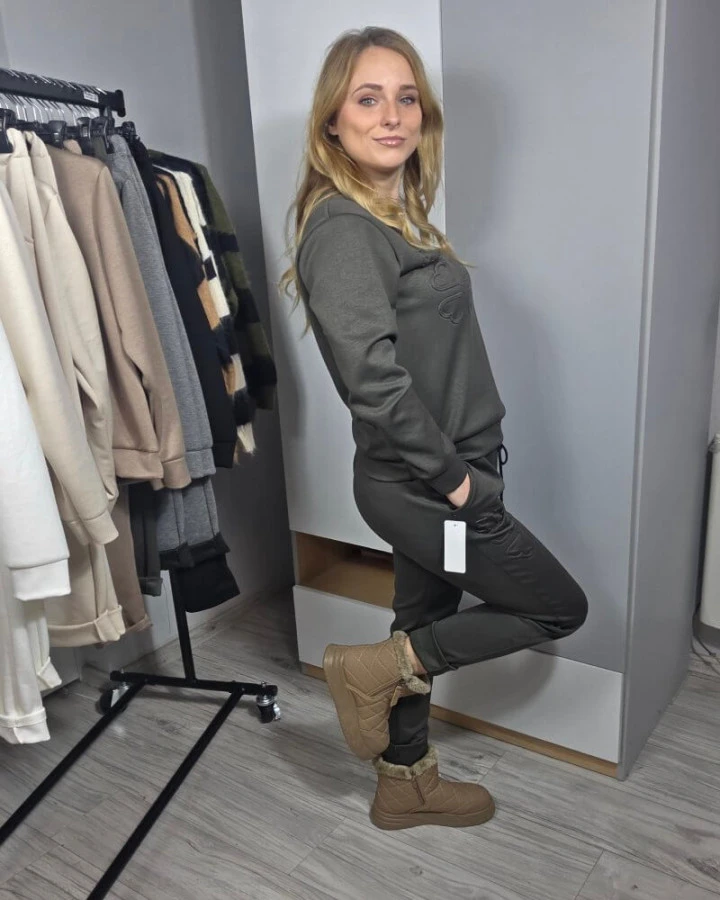 Dres damski LOVE  – komplet z wiskozy, bluza i spodnie