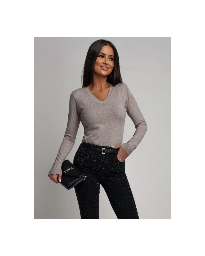 Dopasowana bluzka z długim rękawem - klasyczny basic na każdą okazję