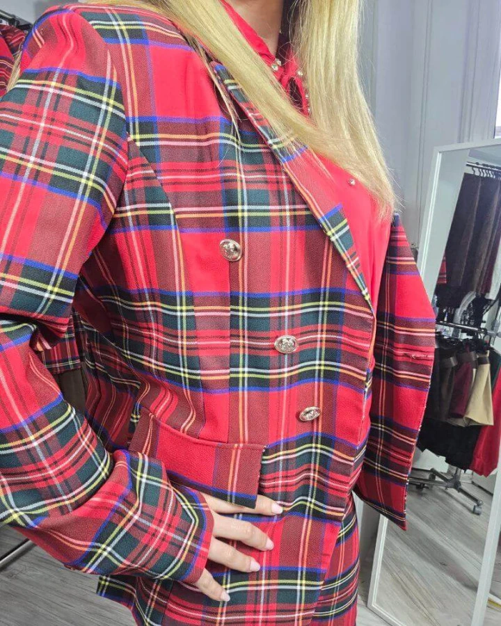 Komplet w czerwoną szkocką kratę – zestaw marynarka + spodnie