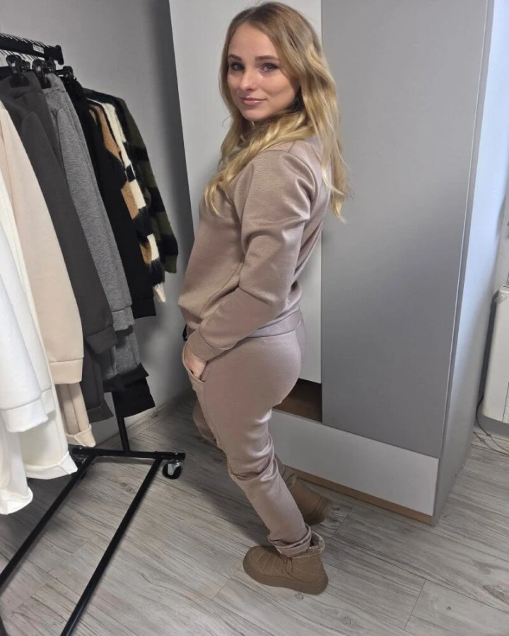 Dres damski LOVE  – komplet z wiskozy, bluza i spodnie