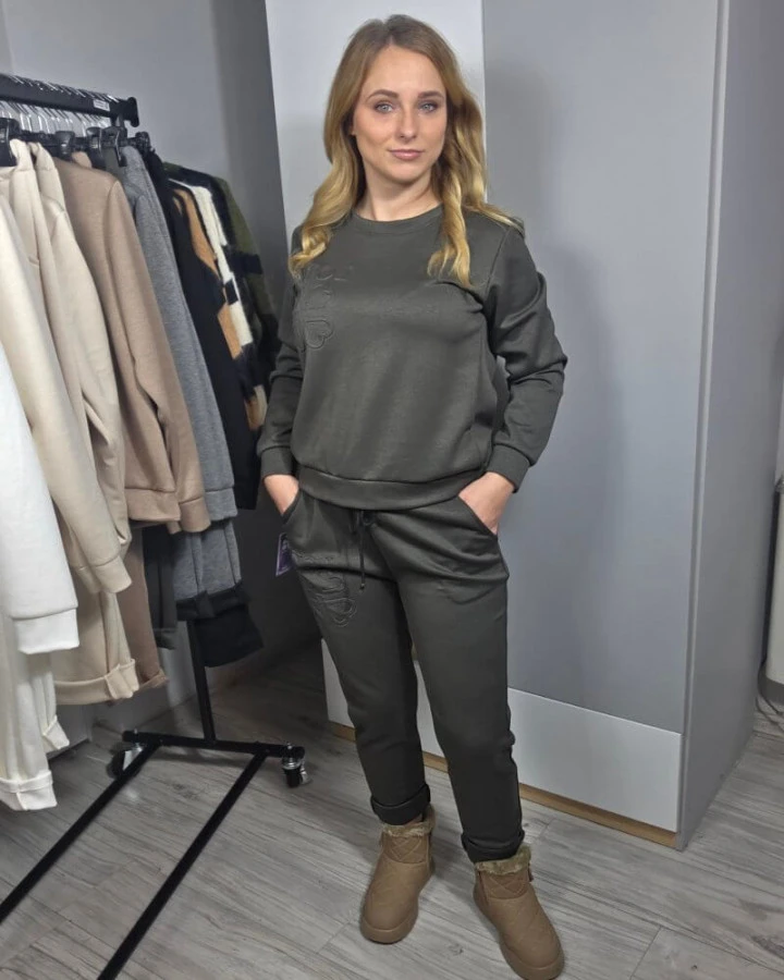 Dres damski LOVE  – komplet z wiskozy, bluza i spodnie