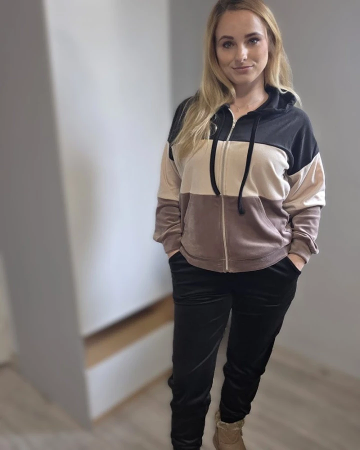 Damski komplet dresowy welurowy z kapturem