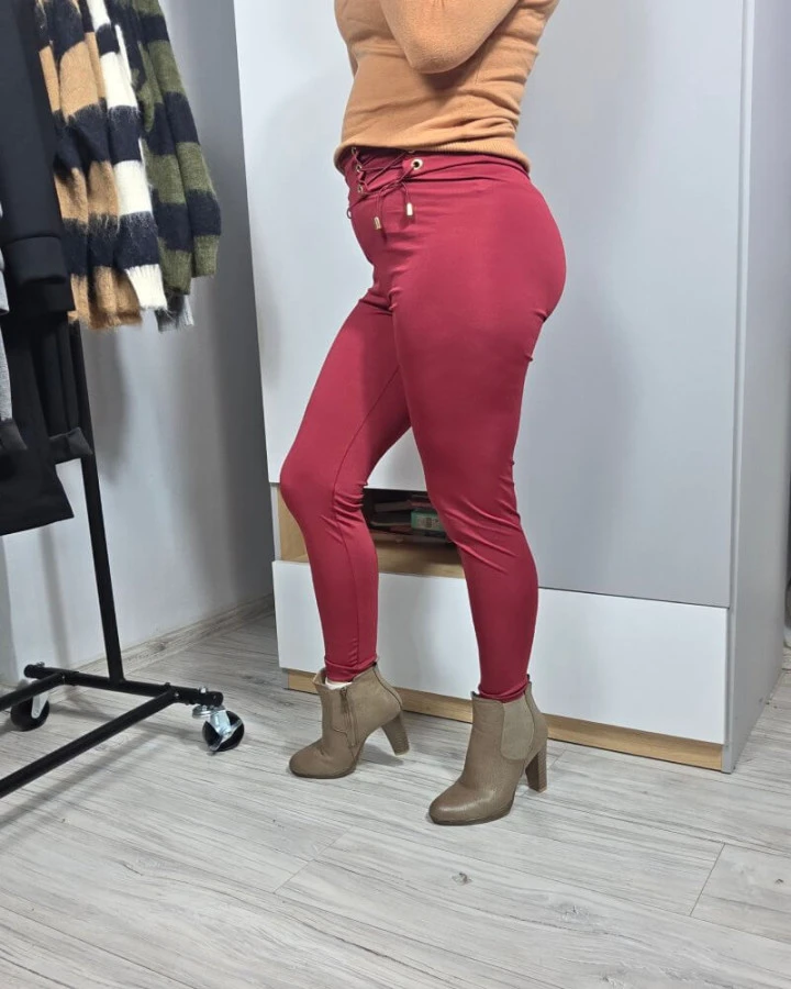 Legginsy damskie z wysokim stanem i ozdobnym sznurowaniem –  Stylowe i wygodne