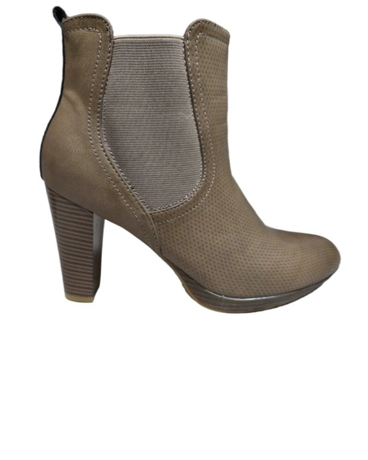 Beżowe botki damskie na obcasie - Eleganckie i stylowe