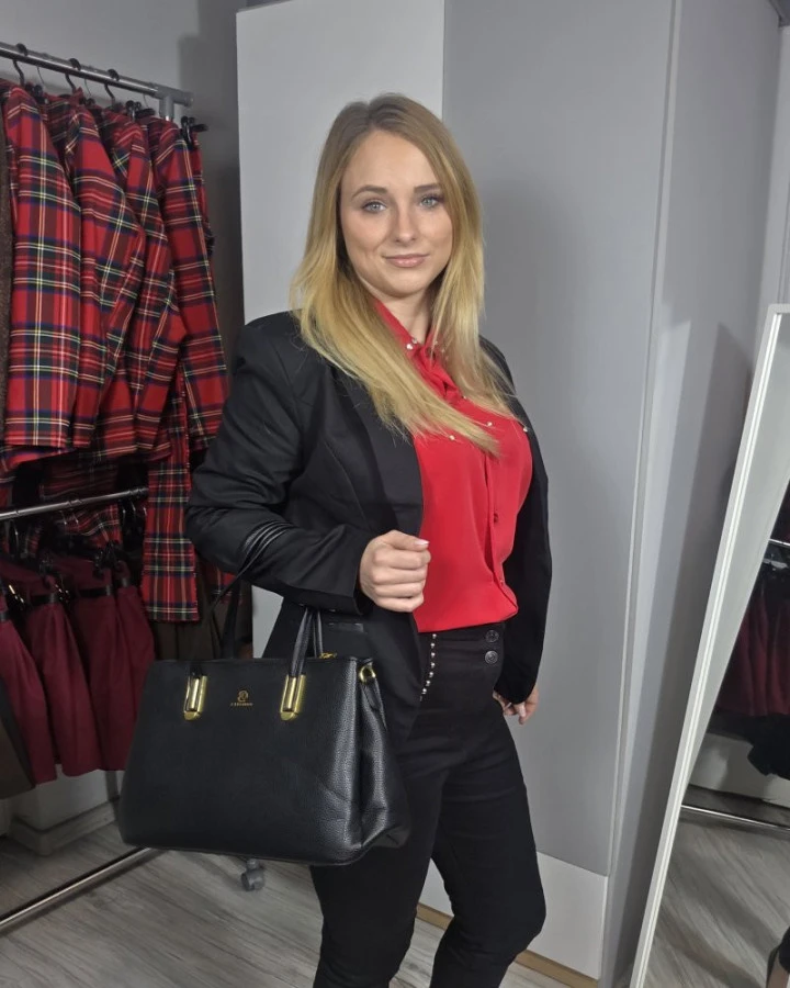 Elegancka koszula z perełkami | IdeaFashion